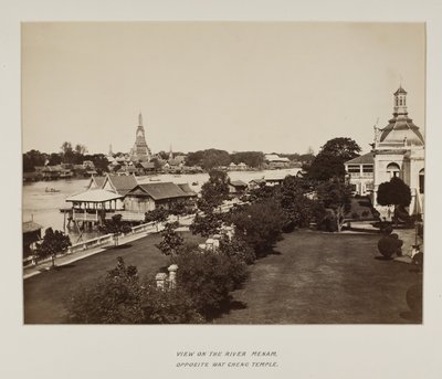 Photograph in photograph album by Unknown photographer