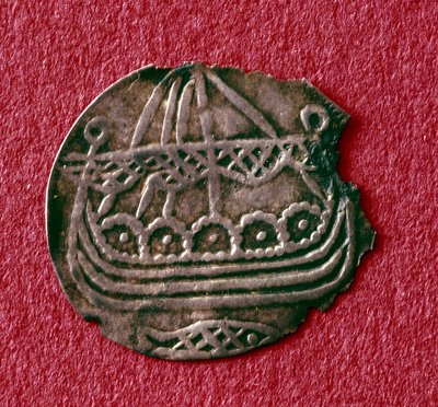 Coin depicting a drakkar by Viking Viking