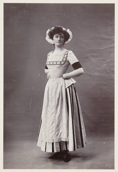 Edwardian portrait, woman in 18th-century dress by John Pardon