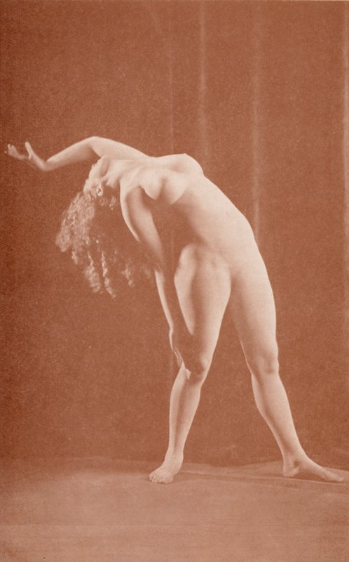 Nudist art: Amazon by English Photographer