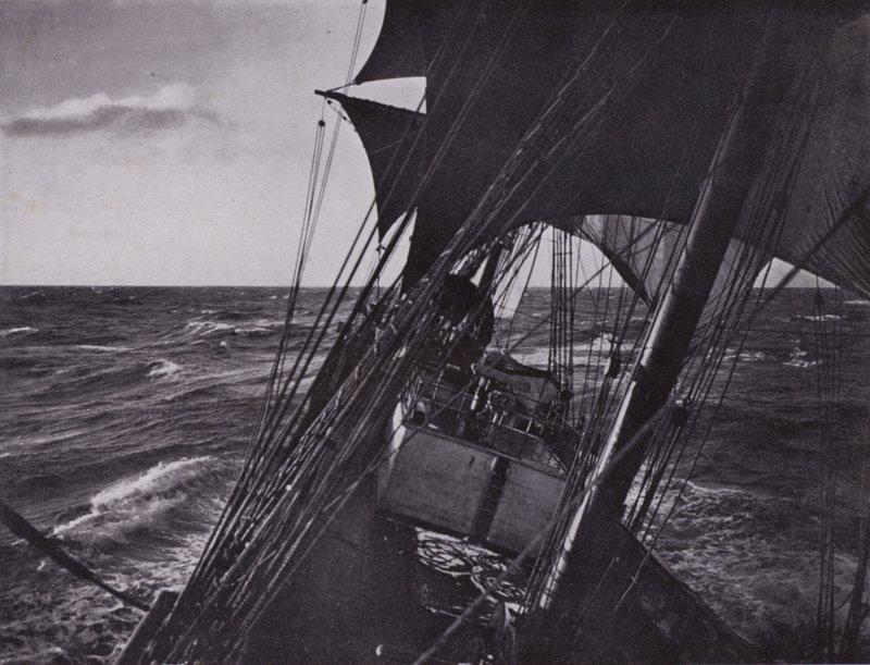Homeward bound by Herbert Ponting