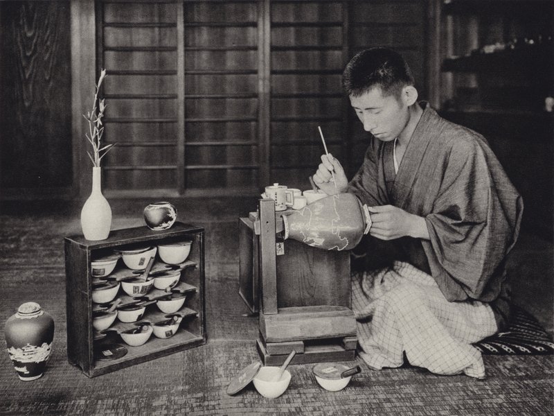 Japan in 1920s: Painting china by Herbert Ponting