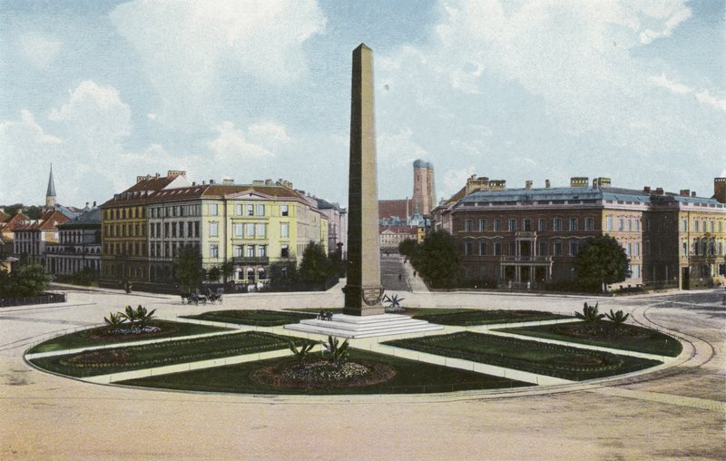 Munich: Karolinenplatz by Photographer German