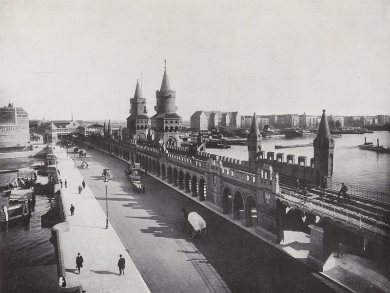 Oberbaum Bridge with the elevated railway by Photographer German